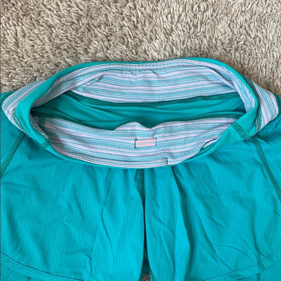 Ivivva by Lululemon Girl Speed Up Shorts - Picture 5 of 7